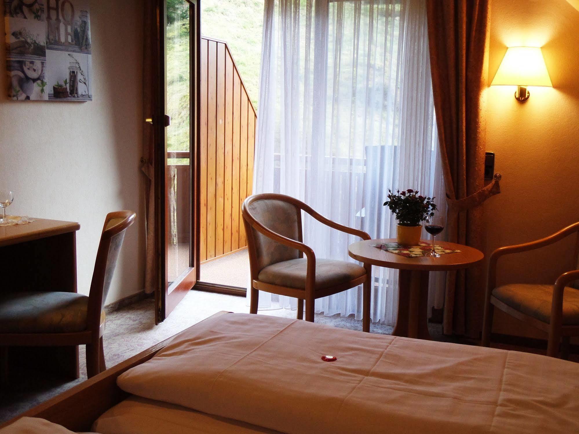 Hotel - Gasthof Blume Oppenau Kültér fotó